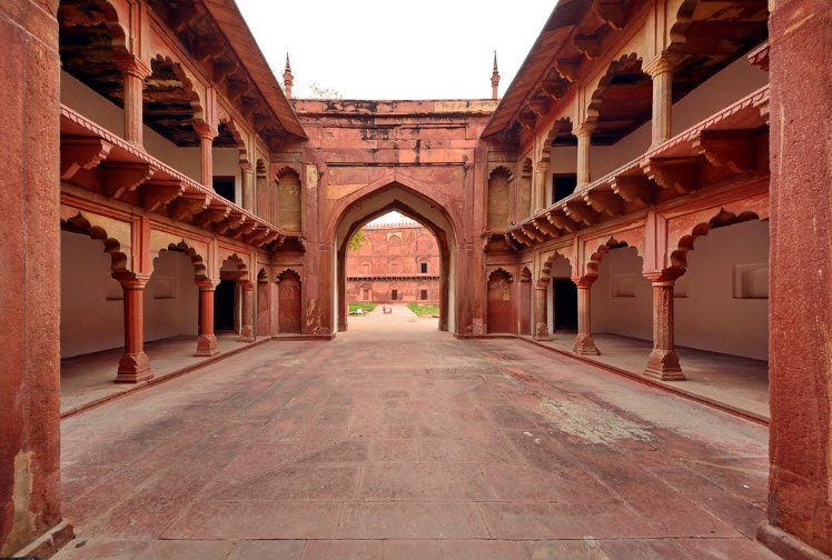Shah Jahani Mahal, Agra, Uttar Pradesh - Vushii.com